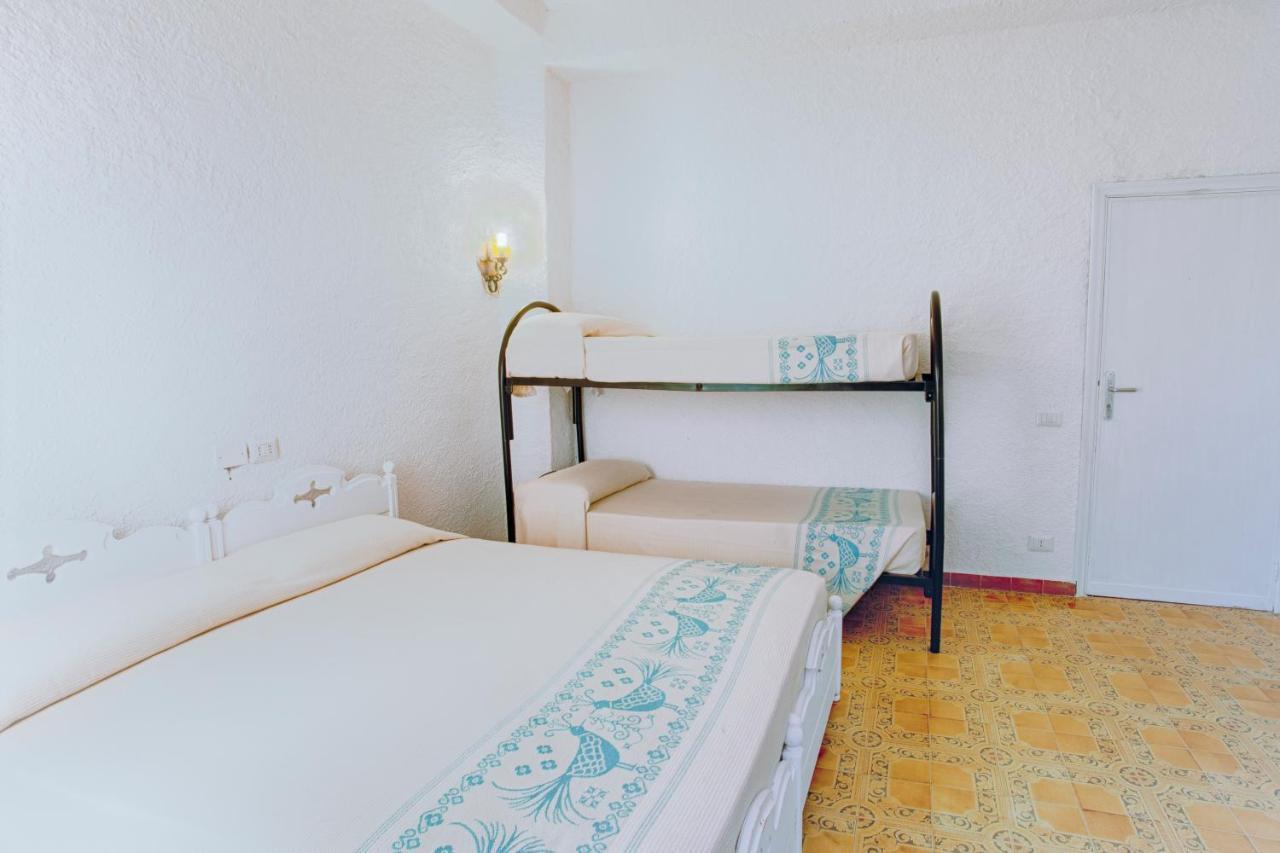 Hotel Al Faro San Teodoro  Kültér fotó