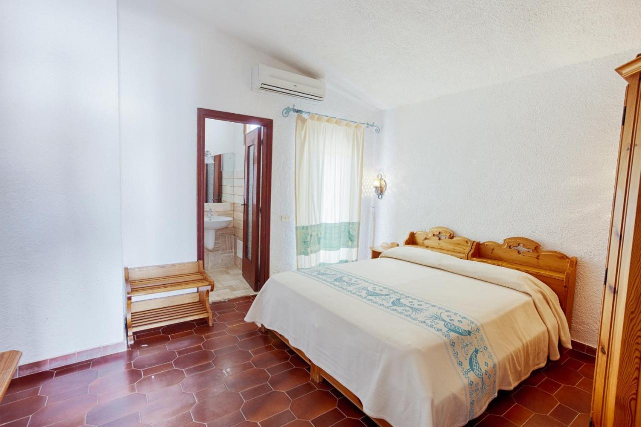 Hotel Al Faro San Teodoro  Kültér fotó